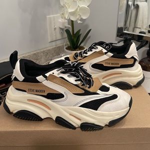 Steve Madden Sneakers